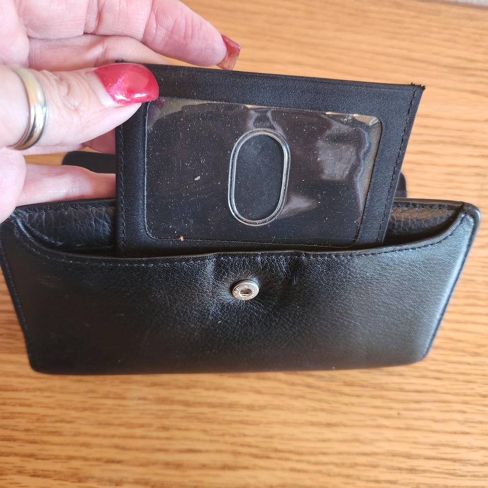 Buxton Black Leather Bifold Wallet - Picture 9 of 11